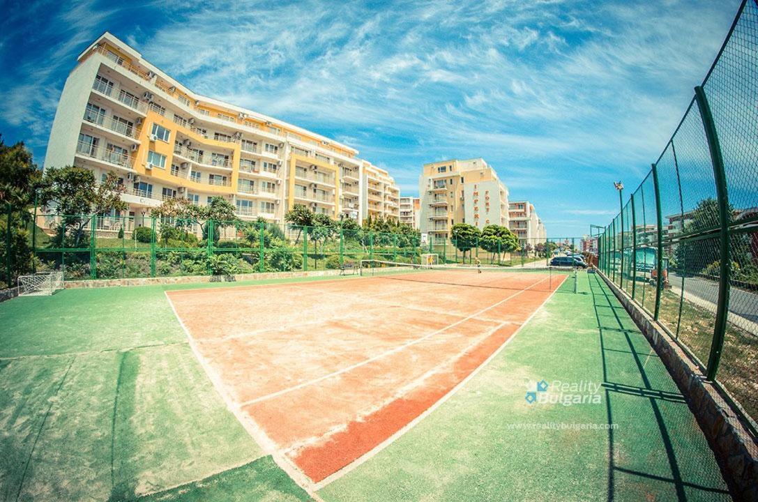 Beautiful Apartment Right By The Sea, Sveti Vlas Exterior photo
