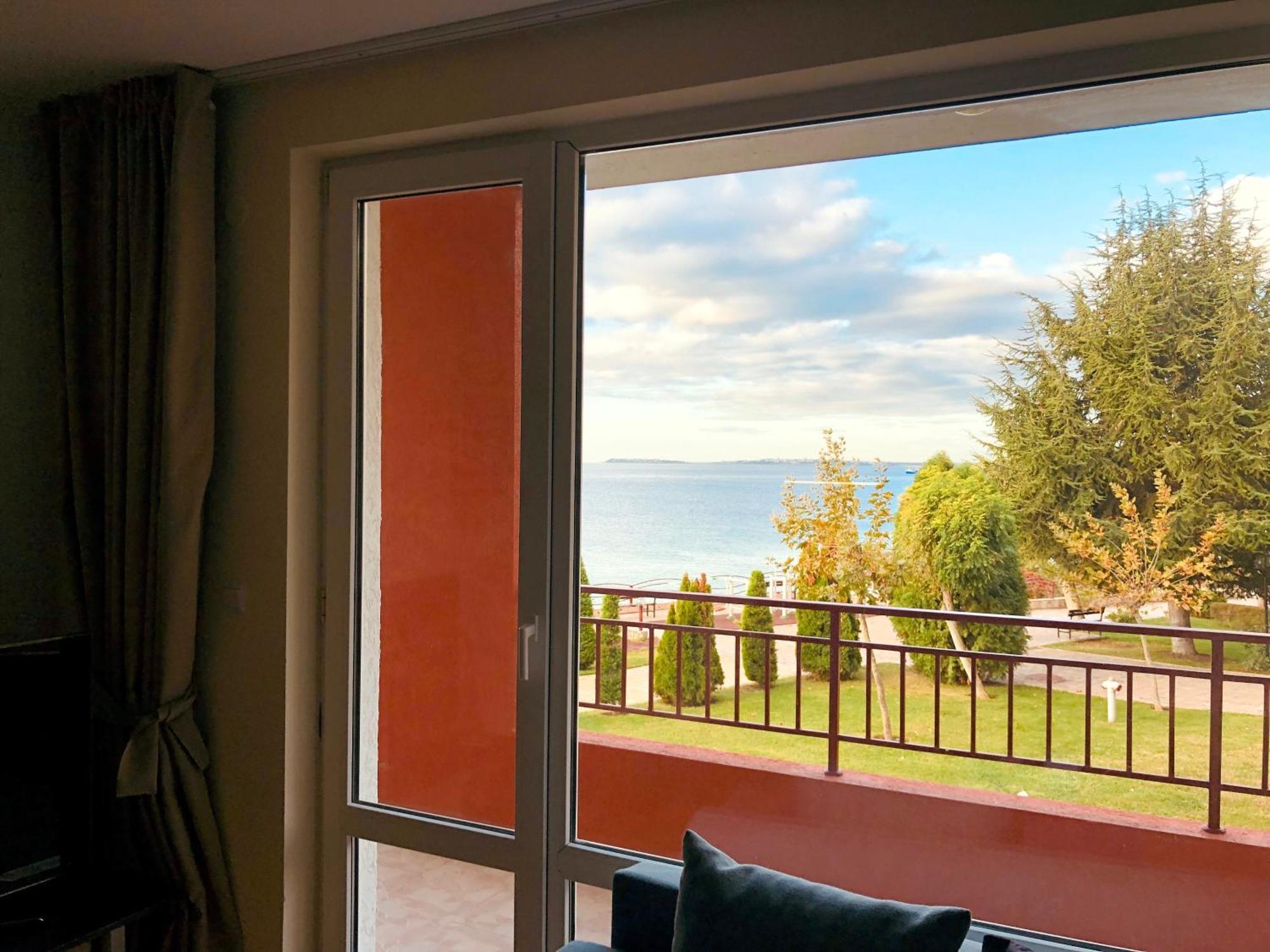 Beautiful Apartment Right By The Sea, Sveti Vlas Exterior photo